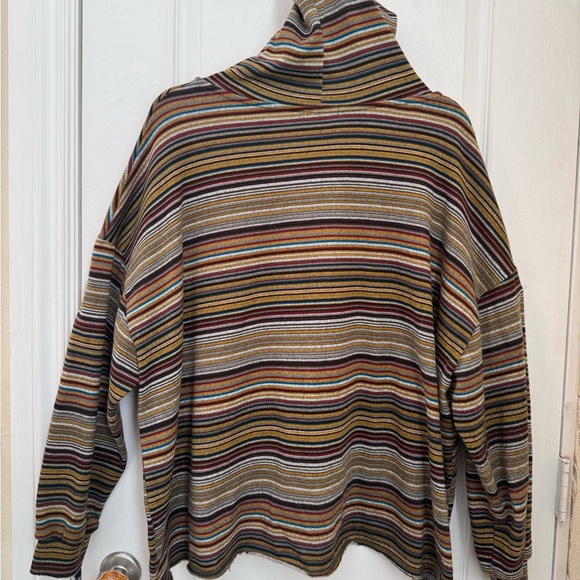 EARTHBOUND SWEATER. OVERSIZED CROP DRAWSTRING HOODIE. BOXI FIT, KANGAROO POCKET - Picture 12 of 16